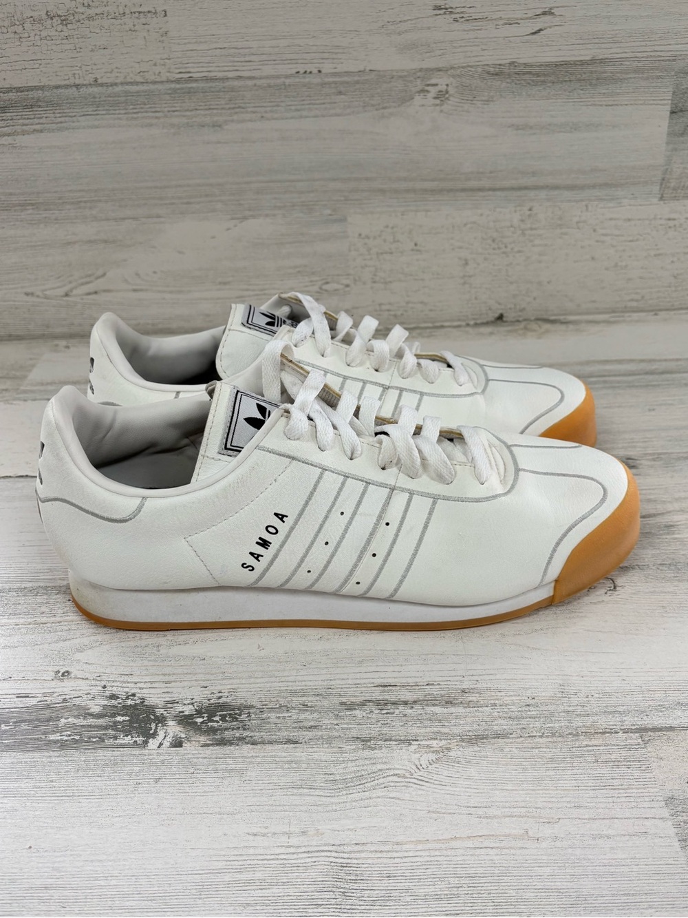 adidas Samoa Men’s Size 10.5 Lace Up Classic 3 Stripe Sneakers In White